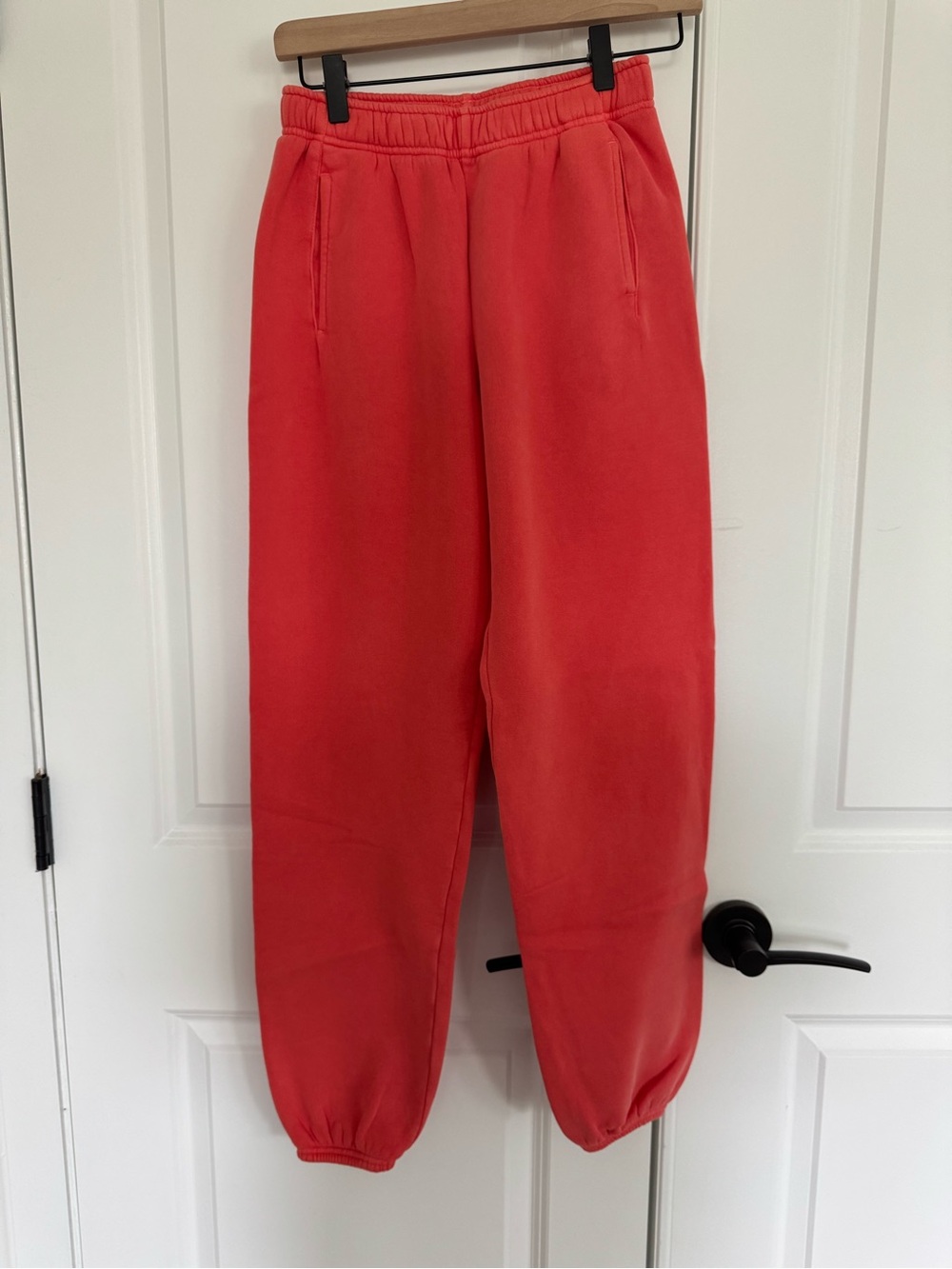 aerie orange-y colored sweatpant